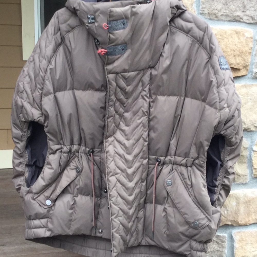 Sorel down vest ski resort cabin lodge cowgirl travel rodeo Christmas festival